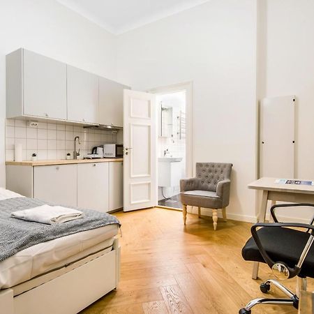 Apartamento Pieni Roobertinkatu Big 13 Helsinki Exterior foto